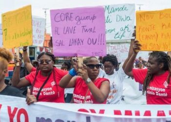 Centenares de mujeres marchan en Haití contra la supuesta dictadura de Moise