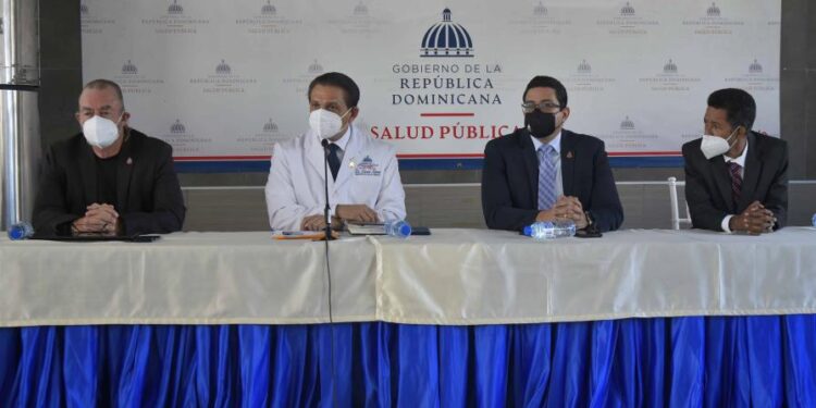 Ministro de Salud afirma recuperación por ómicron solo toma 5 días