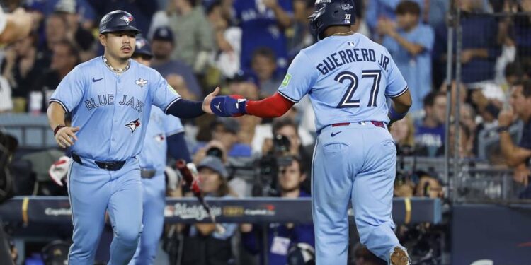 Guerrero Jr. descifra a Ohtani con HR y Toronto empata la Serie Mundial