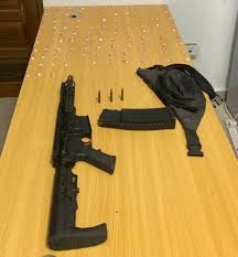 Ocupan droga y fusil tras tiroteo en La Romana
