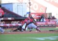 Gigantes y Leones dividen honores en SFM; Aguilas ganan