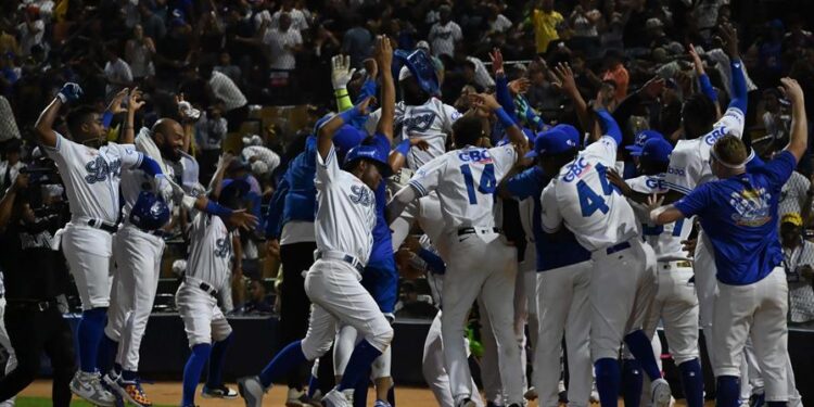 ¡Por fin, se fue la racha! Licey frena su seguidilla de derrotas con triunfo 7-1 ante Águilas